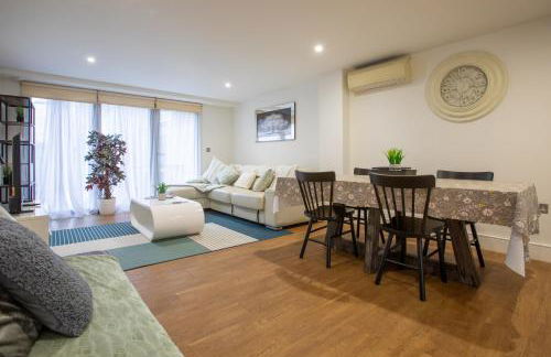 Zone 1 Modern 2 Bed 2 Bath Apt with outdoor space Hyde park - Foto 28