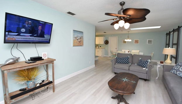 Hidden Oasis Spacious Home With Salt Water Heated Pool Hot Tub Fenced Yard Pets are Welcome - Foto 4, Habitación