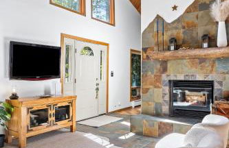 Nestled Inn Vacation Home Rental Evergreen - Trails, Views, Hot Tub, Skiing! - Foto 12