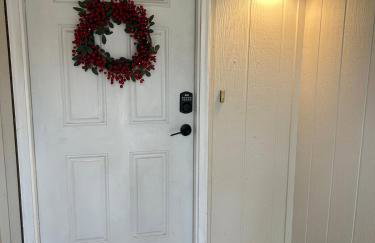 Great Edmond home, near OKC with 3 beds, Wi-fi, cold AC, and central heat, fully fenced backyard - Foto 29