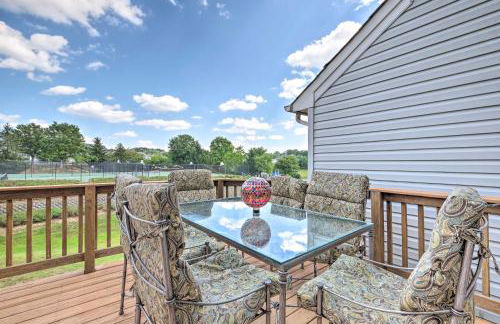 Pond-View Deck and Pool Table Woodbridge Haven! - Foto 27