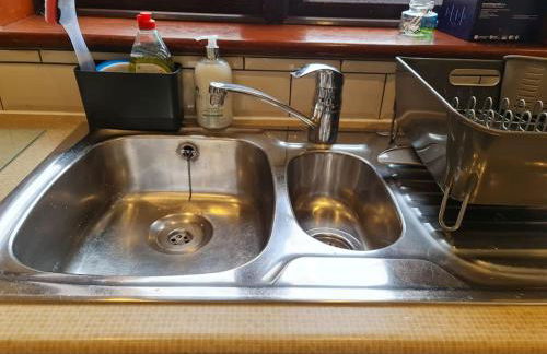 London Luxury 6 Bedroom Family House Sleeps 12 people Parking for 4 Cars Close to tube. - Foto 35