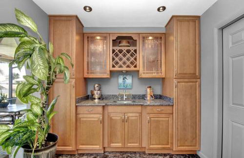 Pet Friendly Canal Front 3-Bedroom Grand Villa with Pool, Linai and Dock - Foto 21