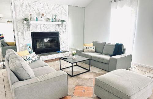 Sea Salt Vacation Home, Private Pool - Walk to Beach - Foto 6