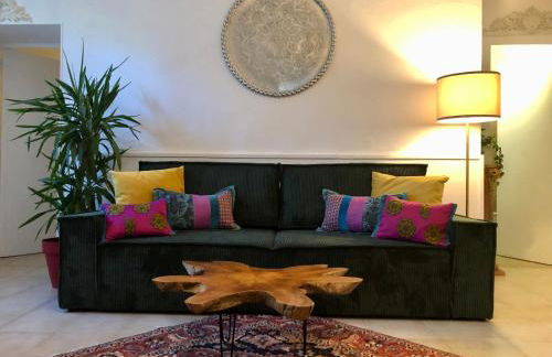 Ulysse, Appartement Spacieux au Centre Historique d'Uzès en rez-de-chaussée avec extérieur, proche parking des Marroniers - Foto 5