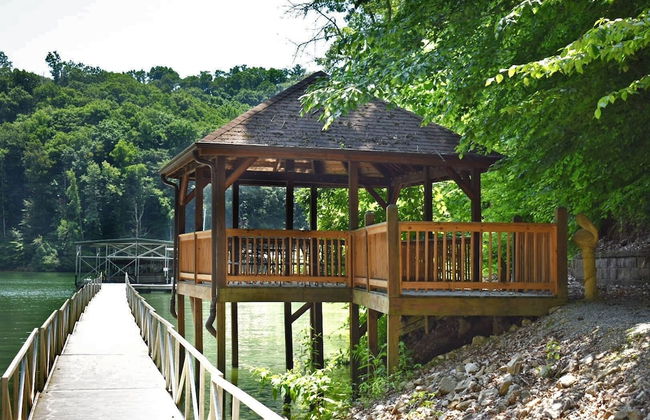 Tree Top Lodge - Gorgeous Lake Cabin With Hot Tub & Magnificent Views Of Forests And Mountains! 3 Bedroom Cabin by Redawning - Foto 37