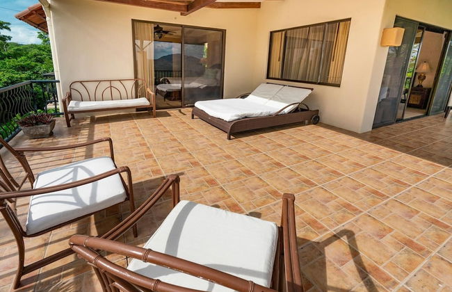 Hacienda-style Villa With Pool and Sweeping Ocean Views Above Potrero - Photo 23