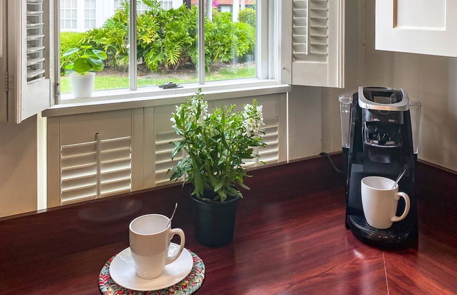 Little Yellow Cottage on Water Street - Foto 22