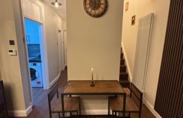 Timeless Spacious 1bedroom Duplex apartment with balcony in Shoreditch - Foto 4