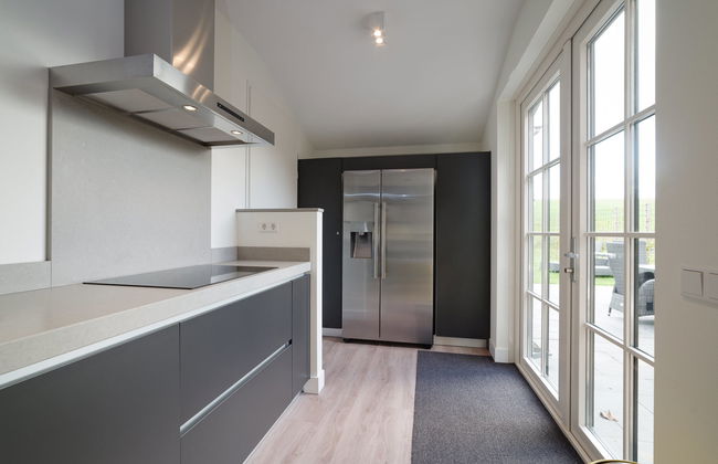 5 bedroom House in Colijnsplaat with garden and terrace - Photo 6