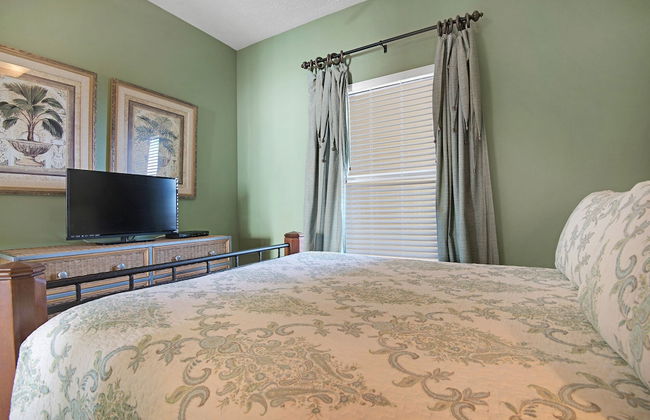 Tropical High-Rise Condo with Beachside Pool Access and Free Poolside WiFi - Unit 2004 by RedAwning - Foto 7