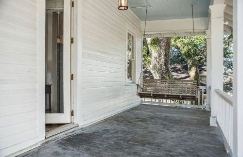 Old Dauphin Way Historic Home - Unit 2 - Photo 14