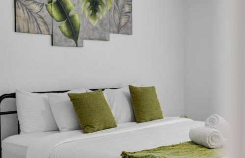 Tasteful 3BR I Free Parking I Workspace - Foto 6