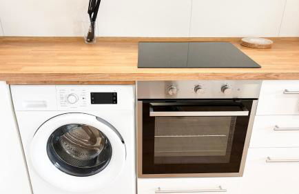 Monteurwohnungen mit TV, Internet, Parkplatz, Waschmaschine, Küche, Balkon, Restaurants und Supermarkt - Foto 21