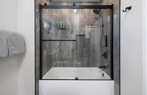 Lakefront Luxury at Stony Pointe - Foto 23