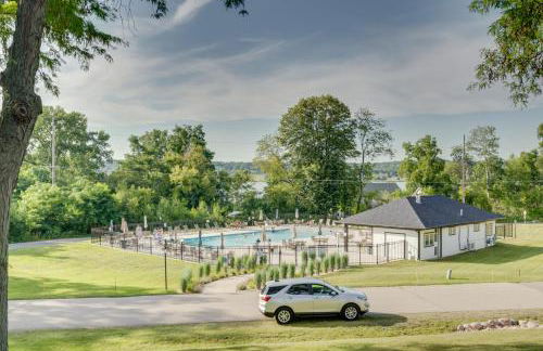 Elegant 4-Season Lake Geneva Condo with Fireplace! - Foto 33