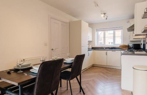 Beautiful 3 Bedroom Home Near Worcester - Photo 3