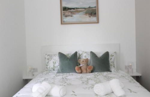 Crossways - a modern two bedroom village apartment close to cheltenham - Photo 22