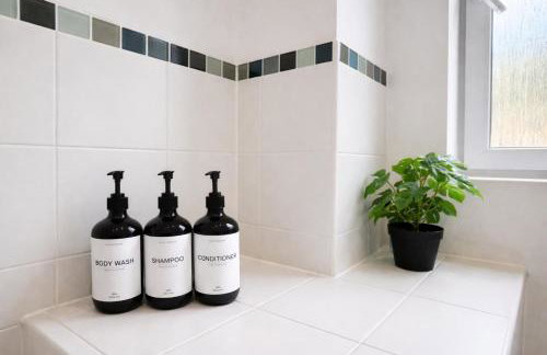 Blueberry Tree Apartment with Free Parking & Near Station - Foto 8