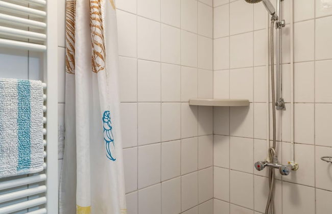 Cozy House with a Boat near Giethoorn & Weerribben Wieden National Park - Photo 9