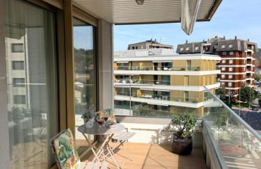 A estrenar amplio con piscina y parking - Foto 7