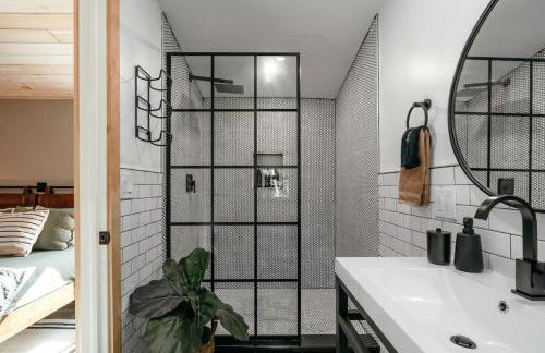 Mural Art Cabin With Pond And Hot Tub - Foto 17