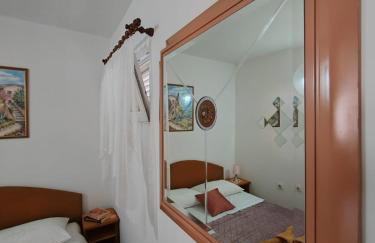 Apartments Turan Centrally Located with Free Parking - Photo 3