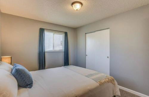 2BR Aptmt Parks Private Deck, Mountain Views! - Foto 32