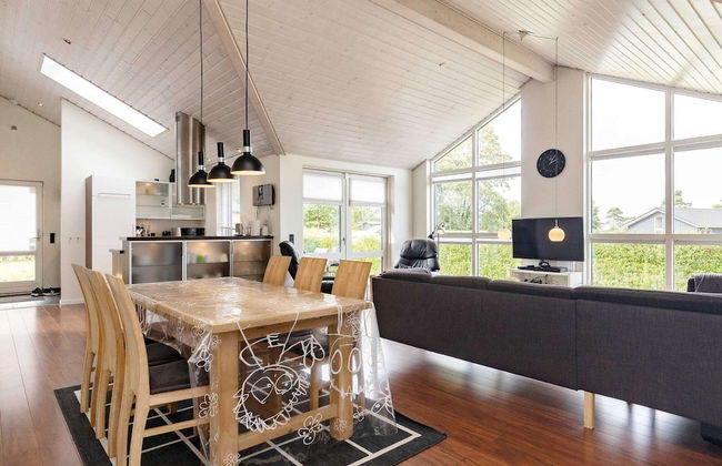 8 Person Holiday Home in Skals - Foto 6