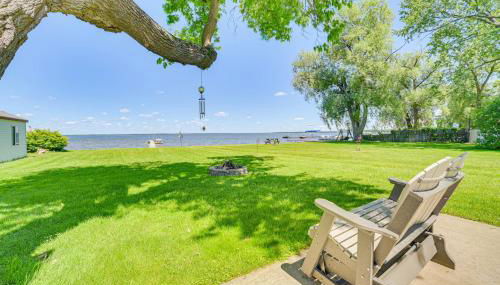 Private Dock and Fire Pit Houghton Lake Home! - Foto 2