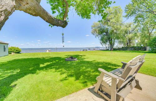 Private Dock and Fire Pit Houghton Lake Home! - Foto 2