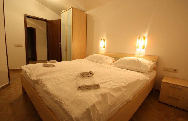 Holiday Home in Novigrad With Private Pool - Photo 15