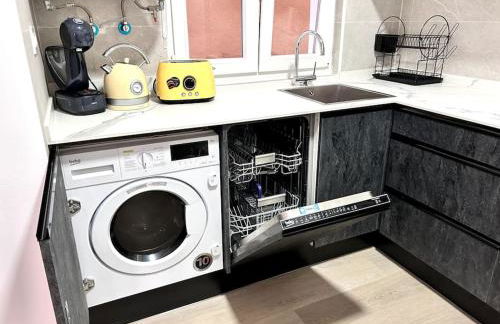 LUJO Parking, Proyector, Maquinita y Patinetes - Foto 18