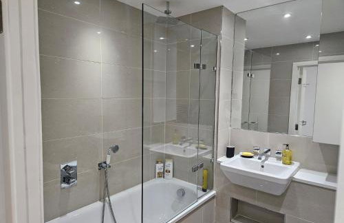 Stylish 1BDR Flat with 24hr Concierge East Croydon - Foto 21