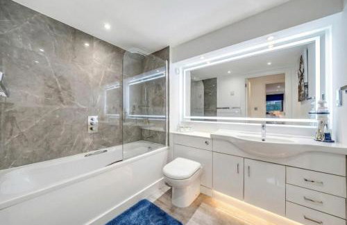 Spacious 2-Bedroom Apartment near Canary Wharf - London Ideal for Business, Leisure & Long Stays - Foto 14