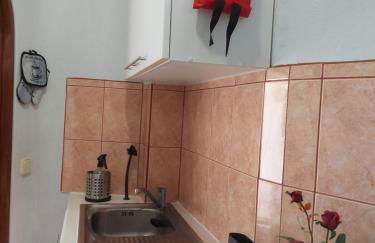 Private Sunny Terrace Studio - Secure Bike or Board Lockup - Foto 13