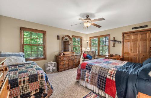 Family-Friendly 5BR House by the Lake - Foto 44