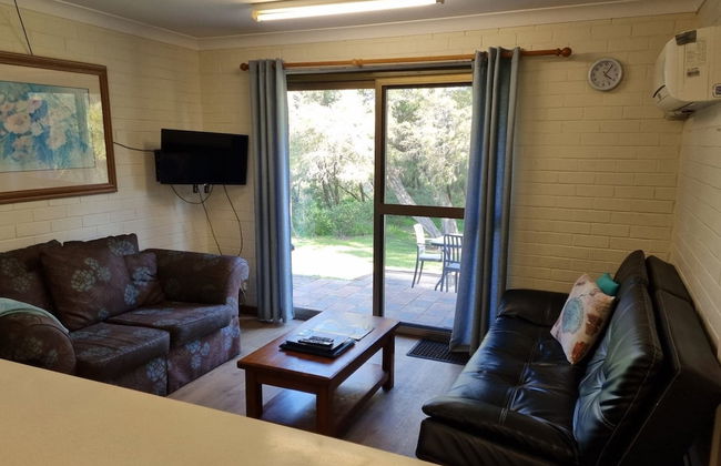 Emu Beach Chalets - Photo 21