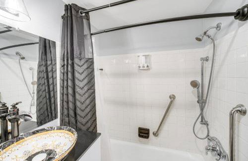 6 Mi to Downtown Cleveland Lakeview Condo! - Foto 14