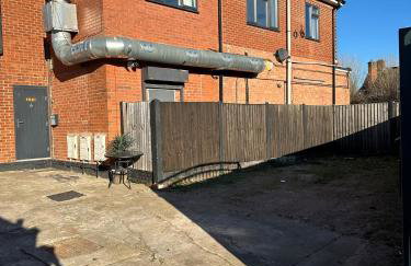 Cosy 3 Bed Apartment Near Birmingham Airport & NEC Perfect for Groups & Contractors! - Foto 19