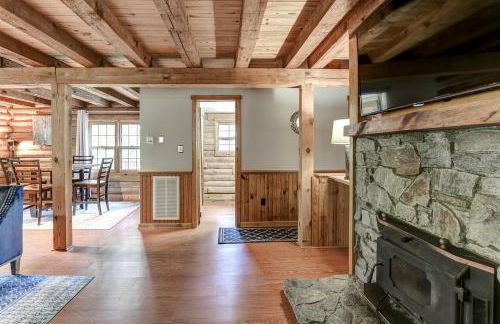 Charming Renovated Cabin with Fireplace - Foto 9