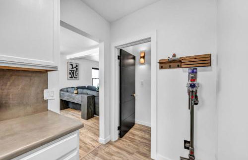 Modern Stylish Urban Haven 4 Bedroom 2 Bath - Dog Friendly - Foto 12