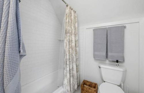 The Knocking Bird- Mins to CLE Clinic - Foto 68