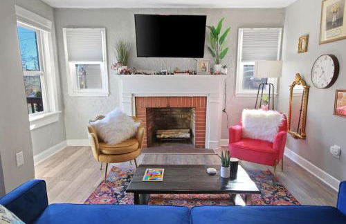 Down the Rabbit Hole walk to downtown - Foto 10