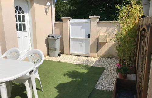 Studio 35m2 à 3 km de la gare d Angoulême avec draps et linge de maison fournis - Foto 13