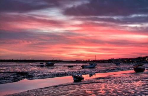 Charming 2-Bedroom Maisonette - Foto 9