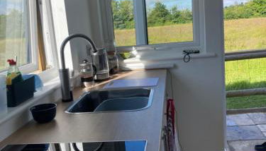 April Cottage Meadow Studio - Photo 4