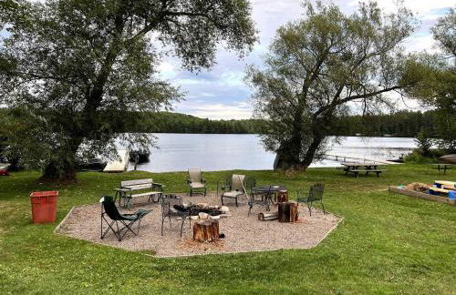 Cozy Cabin on Rangeline Lake - Foto 11