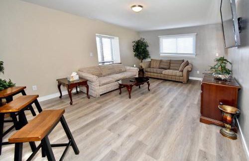 2 Bed, 1 Bath, Upper Level Unit - Foto 2