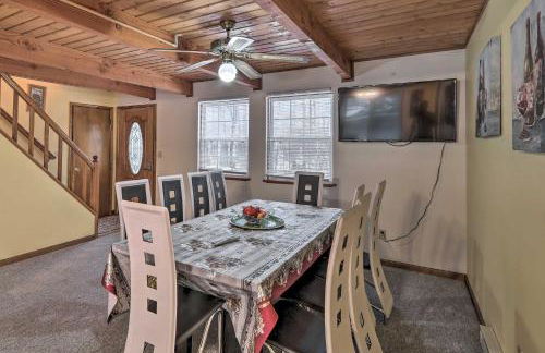 5 Mi to Camelback Henryville Home with Hot Tub! - Foto 6